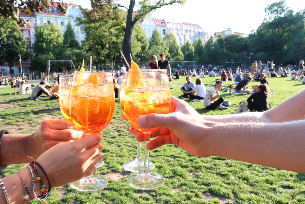Italian food news of the week in Berlin: Ice-Cream Week, new cooking boxes and Aperol Spritz to go!
